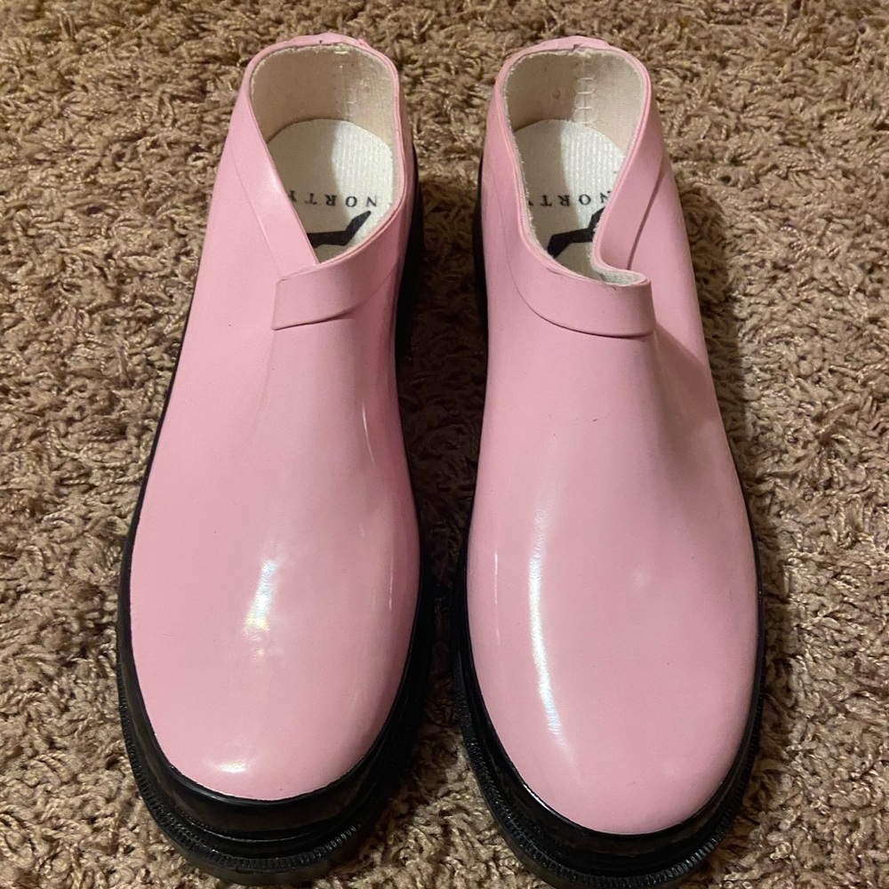 New Never Worn Rain Shoes